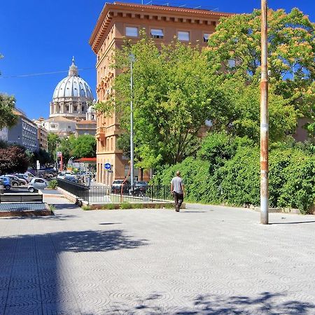 Magenta Vaticano Fornaci Rome Kamer foto
